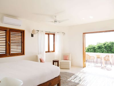 Luxury Villa Photo #26