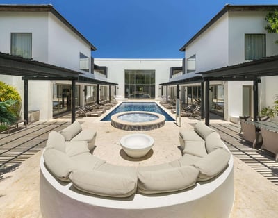 Luxury Villa Photo #6