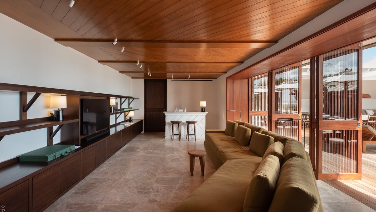 Lounge Room: On the main level, opening onto the terrace. Air-conditionning, HD-TV, Dish Network and - Image 26