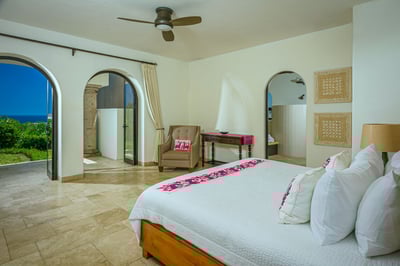 Luxury Villa Photo #33