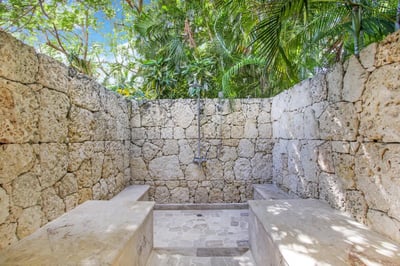 Luxury Villa Photo #32