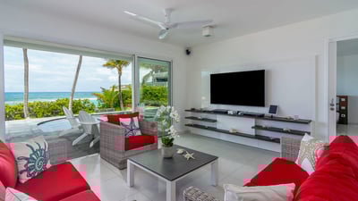 Luxury Villa Photo #15