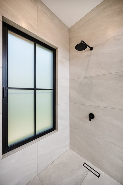 Suite 4 (Main House): Ensuite Bathroom