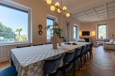 Luxury Villa Photo #17
