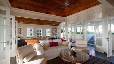Luxury Villa Photo #30
