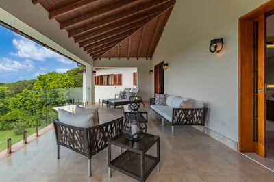 Luxury Villa Photo #4