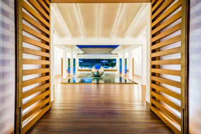 Luxury Villa Photo #6