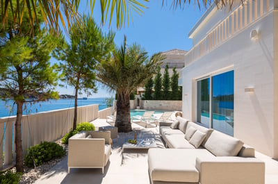 Luxury Villa Photo #27
