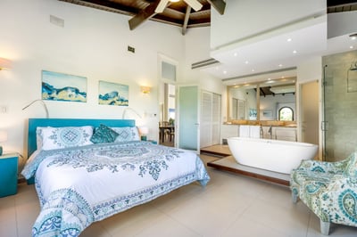 Luxury Villa Photo #19