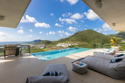 Luxury Villa Photo #4