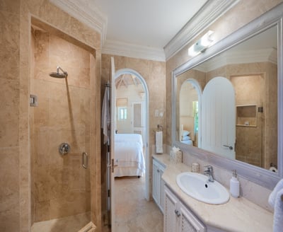 Luxury Villa Photo #16