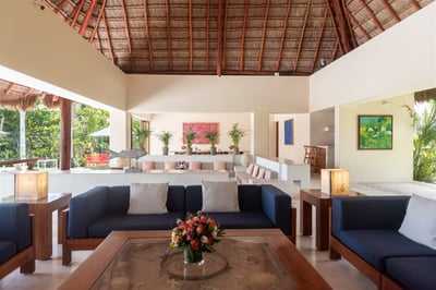 Luxury Villa Photo #22