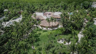 Luxury Villa Photo #9