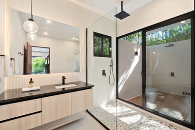 Kids Suite Private Ensuite – Level 1