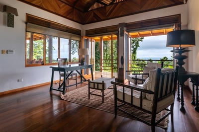 Luxury Villa Photo #27