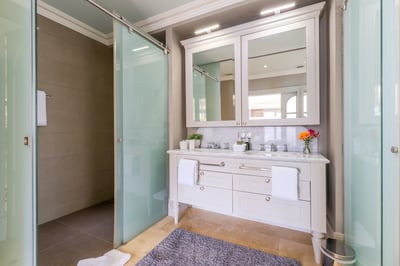 Luxury Villa Photo #40