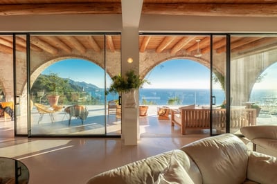 Luxury Villa Photo #2