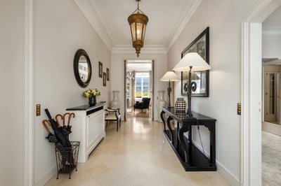 Luxury Villa Photo #7