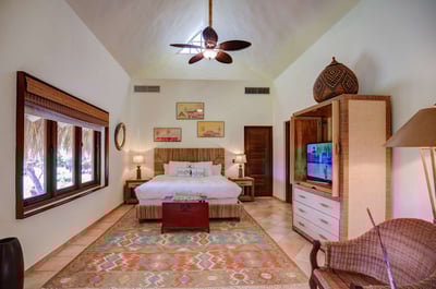 Luxury Villa Photo #42