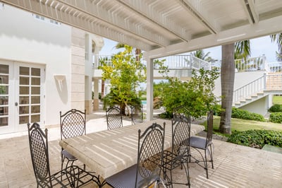 Luxury Villa Photo #18