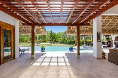 Luxury Villa Photo #16