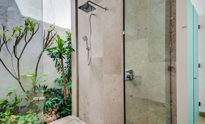 Luxury Villa Photo #22