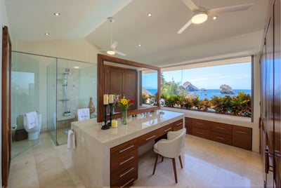 Luxury Villa Photo #24