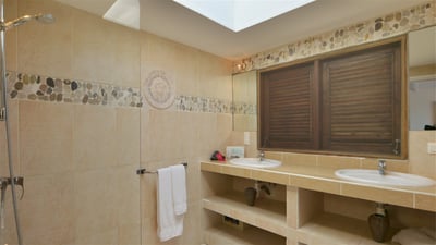 Luxury Villa Photo #23