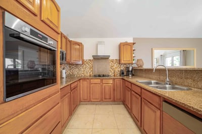 Luxury Villa Photo #7