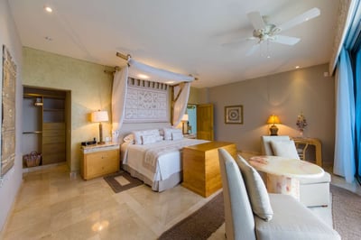 Luxury Villa Photo #57