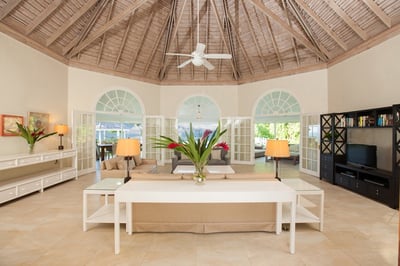 Luxury Villa Photo #11