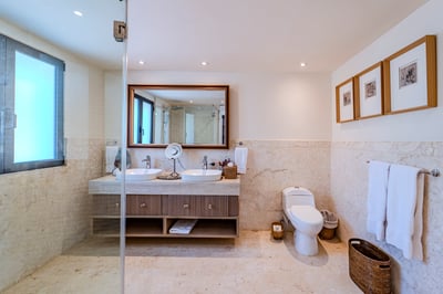 Luxury Villa Photo #39