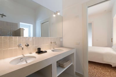 Luxury Villa Photo #40