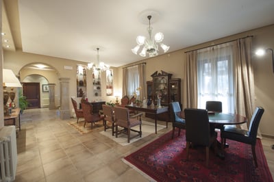 Luxury Villa Photo #26