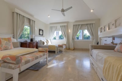 Luxury Villa Photo #37