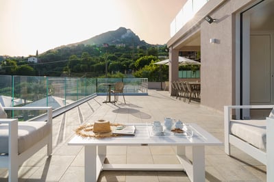 Luxury Villa Photo #14