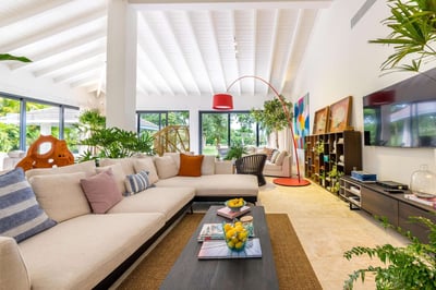 Luxury Villa Photo #16
