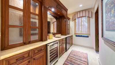 Luxury Villa Photo #32