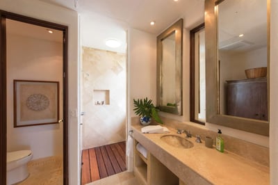 Luxury Villa Photo #24
