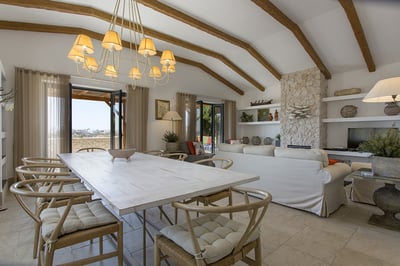 Luxury Villa Photo #22