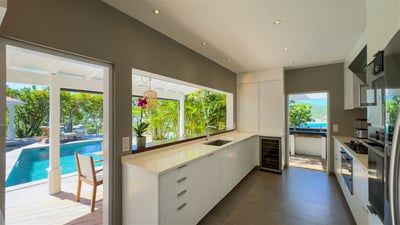 Luxury Villa Photo #29