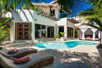 Luxury Villa Photo #2