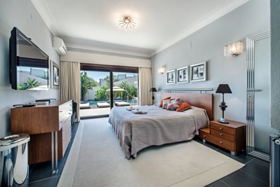 Luxury Villa Photo #27