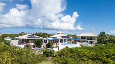 Luxury Villa Photo #45