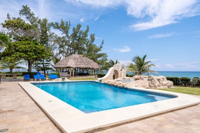Luxury Villa Photo #3