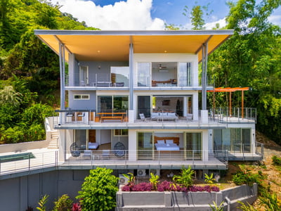 Luxury Villa Photo #2