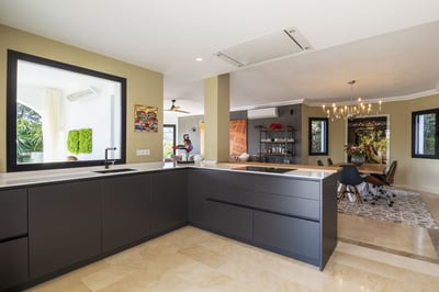 Luxury Villa Photo #15