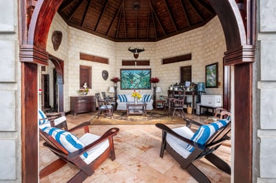 Luxury Villa Photo #14
