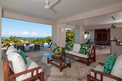 Luxury Villa Photo #4