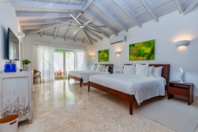 Luxury Villa Photo #29